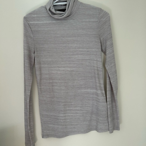Banana Republic Tops - Banana Republic Gray Long Sleeve Tee